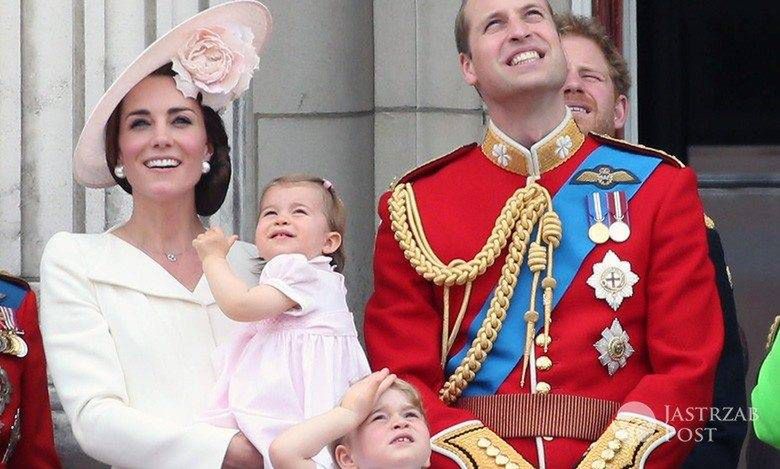 Książę William i księżna Kate pojechali z dziećmi na wakacje. Wiemy, gdzie odpoczywają