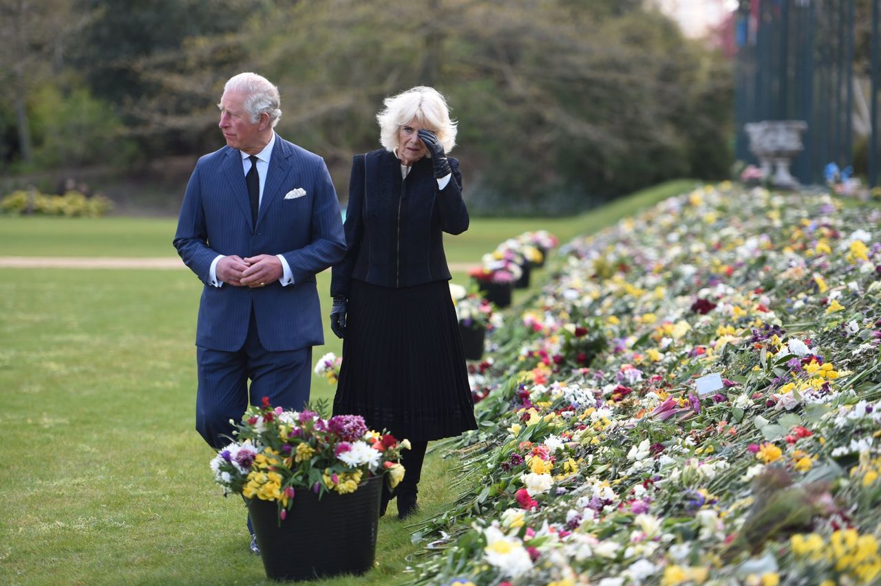Książę Karol i Camilla Parker-Bowles opłakują księcia Filipa