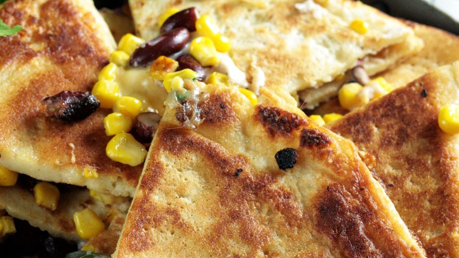 Naleśnikowa serowa quesadillas. Pyszności na obiad lub przekąskę