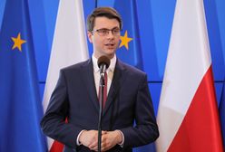 Spór o krzyż w Sejmie. Piotr Müller: on tam pozostanie