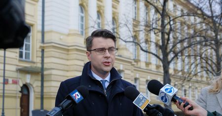 Koronawirus w Polsce. Piotr Mueller o korkach na przejściach granicznych: analizowaliśmy tę kwestię