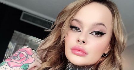 Wnuczka Leszka Millera zaczyna karierę muzyczną. Chce być piosenkarką