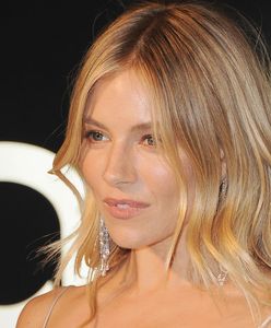 Sienna Miller pojawiła się w piżamie na imprezie Cartiera