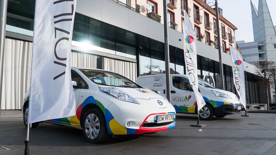 Zainteresowani odkupieniem samochodów elektrycznych od Vozilli mogą już zgłaszać się do BOK we Wrocławiu.