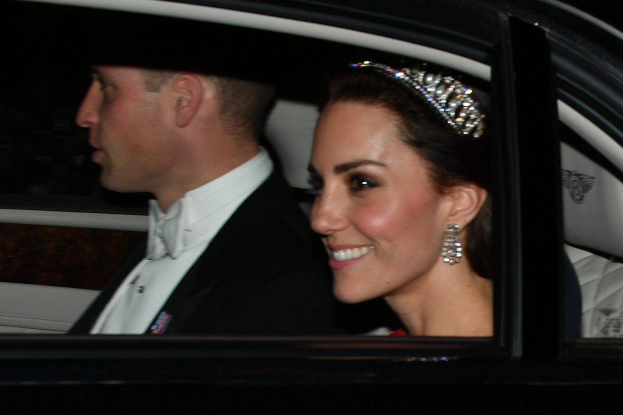 Księżna Kate z tiarą na głowie