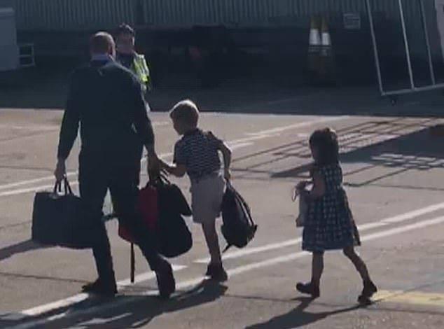 William i Kate z dziećmi skorzystali z tanich linii lotniczych. Są komentarze pasażerów