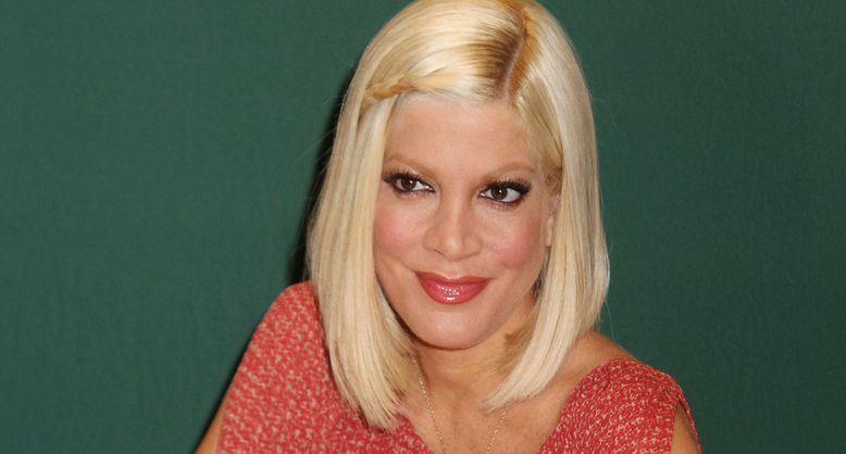 Tori Spelling jest w ciąży z piątym dzieckiem. Przynajmniej tak sugeruje