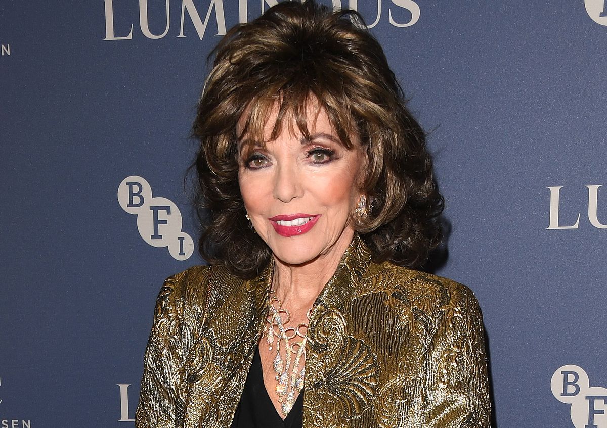 Joan Collins w świątecznej kampanii marki modowej. 86-letnia aktorka zachwyca!