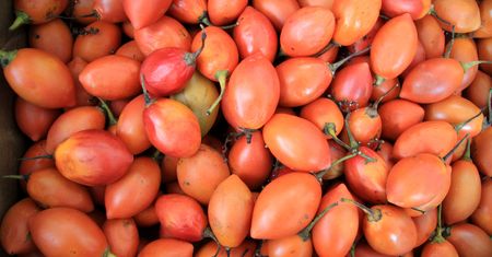 Tamarillo - egzotyczny przysmak, który kupisz w dyskoncie. Zaskakuje smakiem!