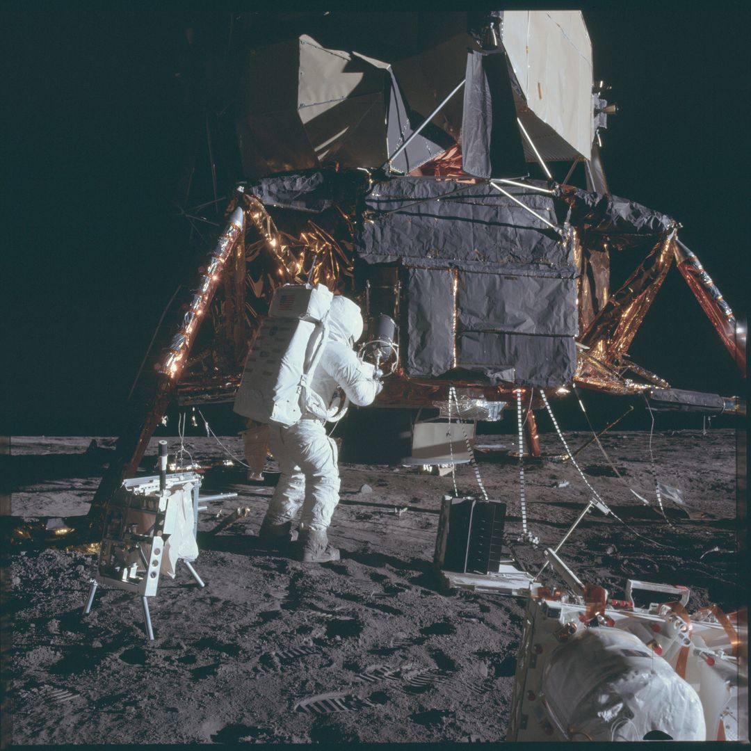 Co naprawdę powiedział Neil Armstrong po lądowaniu na Księżycu?