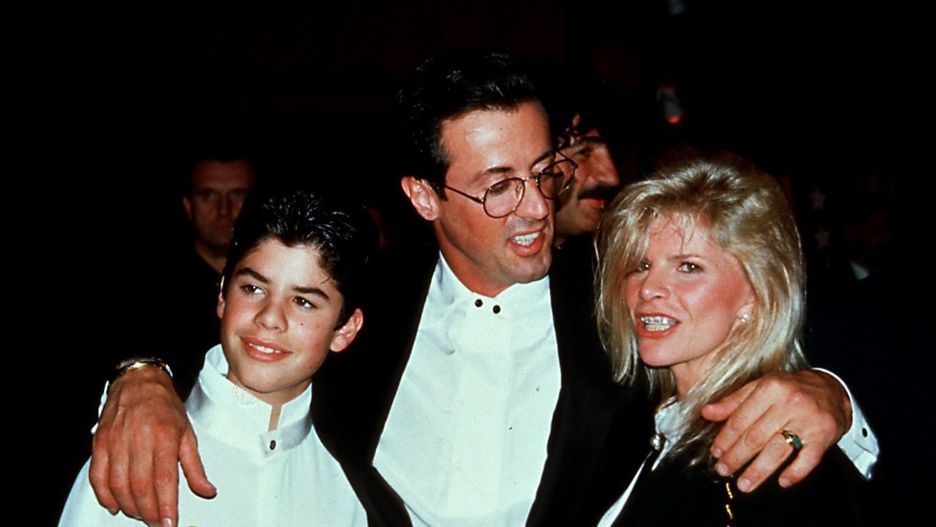 Sage Stallone z ojcem i matką, Sashą Czack, 2001 r.
