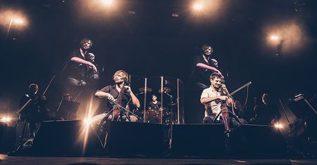 Jeśli szykujesz się na koncert 2Cellos, lepiej to przeczytaj.  Krótki niezbędnik koncertowy
