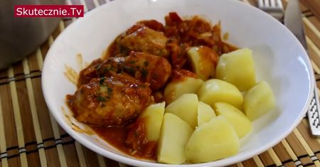 Pulpety w aromatycznym sosie pomidorowym