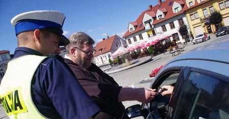 Ksiądz razem z policjantami zatrzymywał samochody
