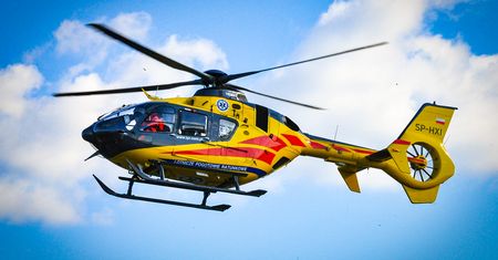 Wypadek między Złotowem a Zakrzewem. Lądował LPR