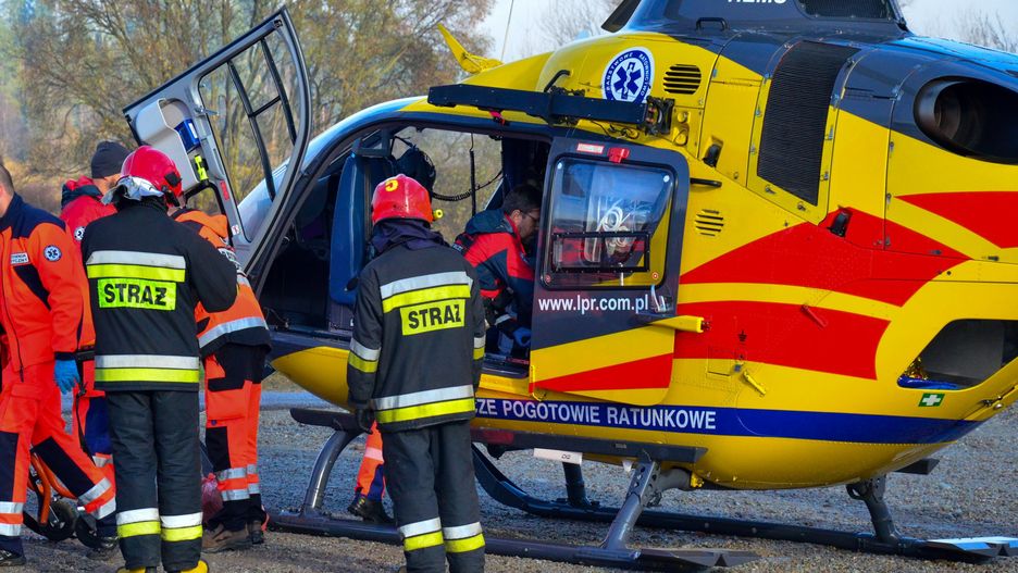 14-latek spadł z wyciągu krzesełkowego. Do szpitala zabrał go śmigłowiec LPR