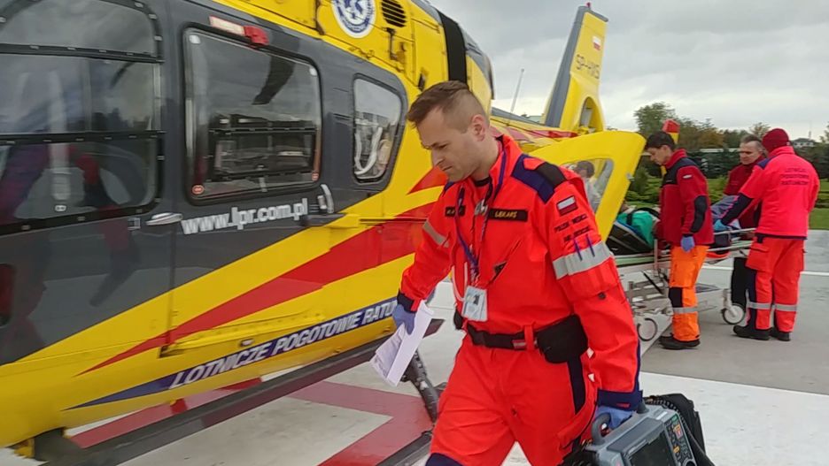 Wypadek w Starej Wsi. Kierowca uderzył w kapliczkę