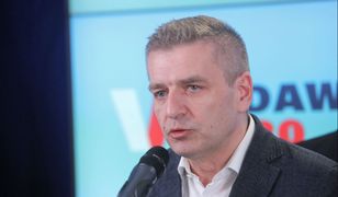 Bartosz Arłukowicz straszył koronawirusem w Rzepinie. Proboszcz i mieszkańcy ostro odpowiedzieli