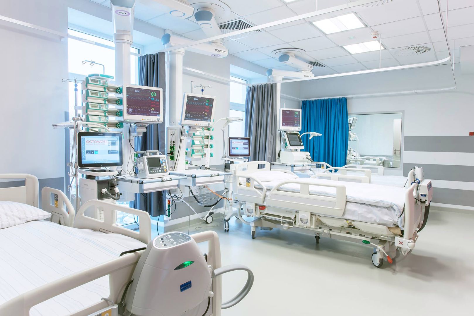 Na wyprodukowanie i dostarczenie respiratorów trzeba czekać  