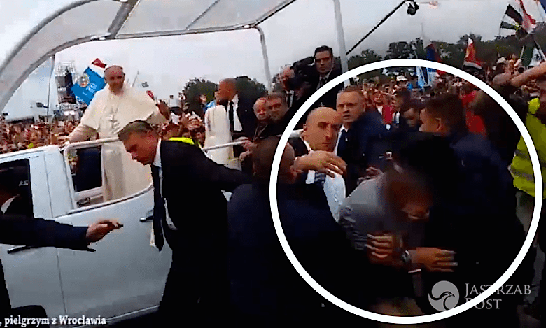 Szok! Szaleniec rzucił się na Papieża Franciszka! To nie był Polak