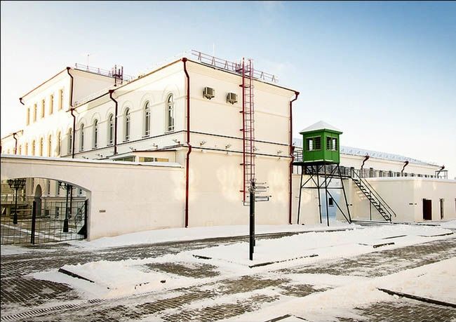 Rosyjski hostel-więzienie jak wakacje w Auschwitz?