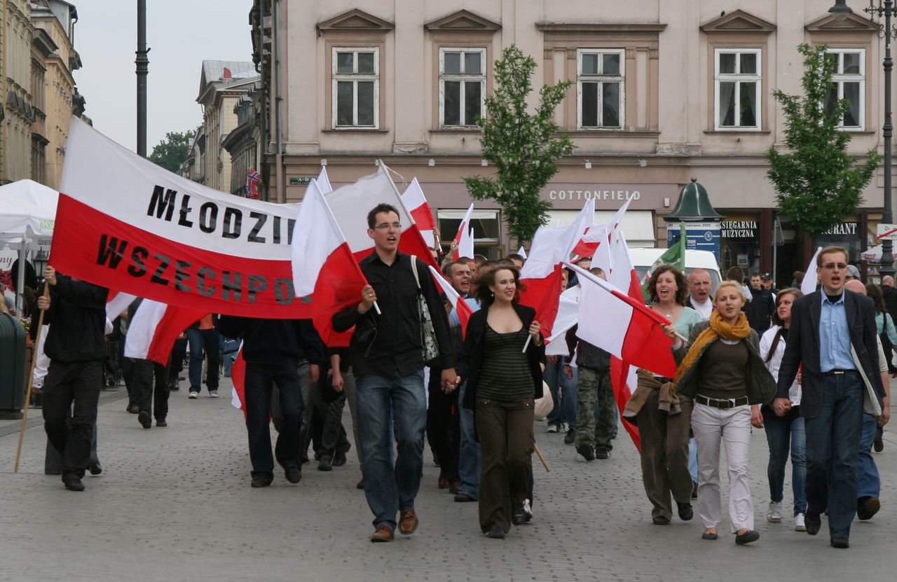Rzecznik Młodzieży Wszechpolskiej w ogniu krytyki. Jest też reakcja Marszu Niepodległości