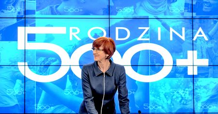 "Nie oszczędzamy na programie 500+". Rafalska uspokaja i apeluje do samorządowców