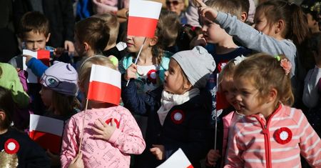 Akcja "Niepodległa do hymnu" 11 listopada. Polacy będą śpiewać w prawie 400 miejscach, także za granicą