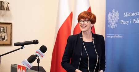 Nie tylko 500+. Rafalska chwali się prospołecznymi programami rządu