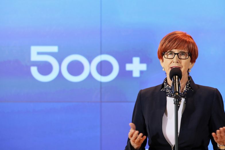 "500 plus" na pierwsze dziecko. Na zdj. minister rodziny Elżbieta Rafalska