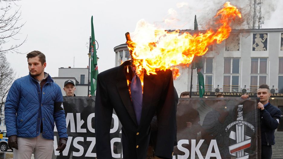 Ryszard Petru zareagował na spalenie kukły ze swoją podobizną