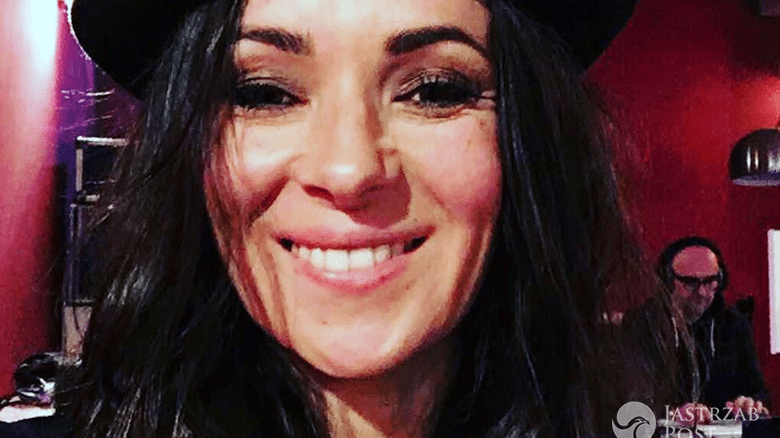 Kasia Kowalska sweter LOVE