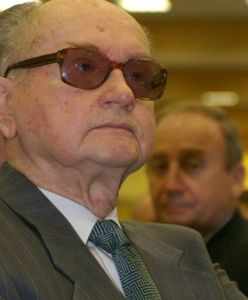 Rodziny Jaruzelskiego i Kiszczaka będą zmieniać nagrobki? Poseł PiS: Trzeba to wymazać