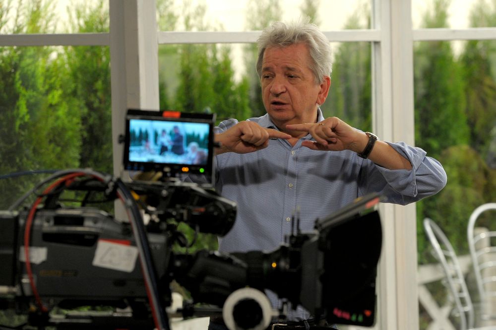Juliusz Machulski wyreżyserował ostatni trzy odcinki serialu "Mały zgon" (premiera 8 marca) 