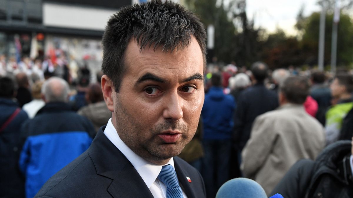 Błażej Spychalski poinformował, ze według jego informacji większość parlamentarna wycofała się z pomysłu zniesienia limitu 30-krotności składek ZUS