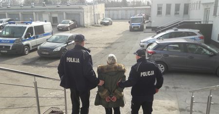 Nie chcieli wypuścić kobiety z imprezy. Rozebrali ją i torturowali