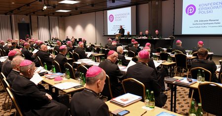 Polscy biskupi przepraszają za pedofilię. W liście brakuje kluczowego słowa