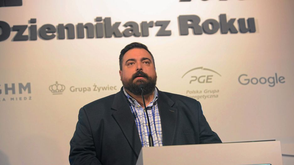 "Tylko nie mów nikomu" od kilku dni robi w Polsce furorę - czytamy