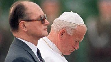 Generał Jaruzelski i Jan Paweł II podczas trzeciej pielgrzymki papieża do Polski