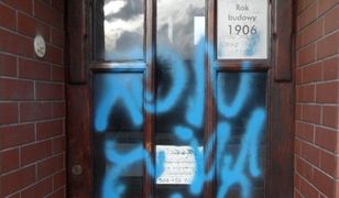 Zdewastowali biuro PiS. Nie poniosą kary