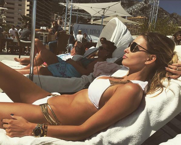 Dominika Grosicka w bikini za prawie 2 tys. złotych. Warte swojej ceny?