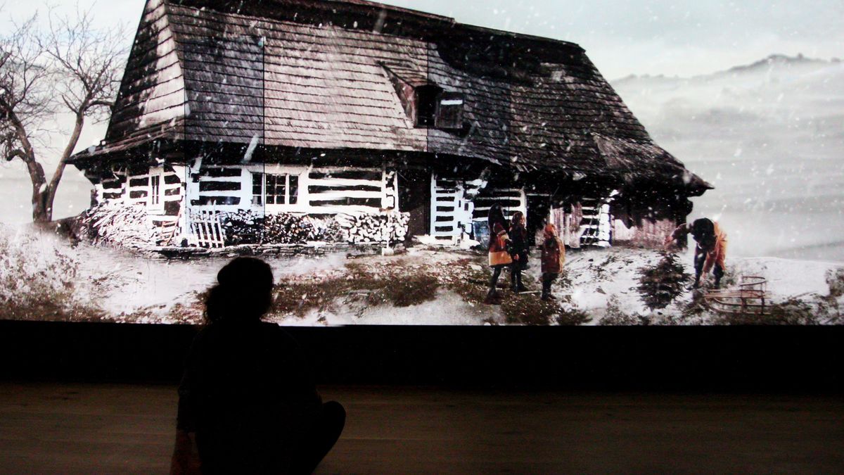 Projekcja w Etnocentrum Ziemi Krośnienskiej - Podworzec