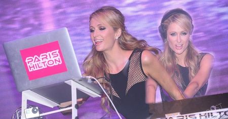 Paris Hilton jako DJ na imprezie w Ptak Fashion City w Polsce. Tak zabawiała tłum! [wideo]