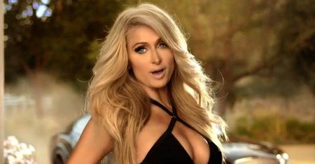 Paris Hilton w negliżu reklamuje hamburgery