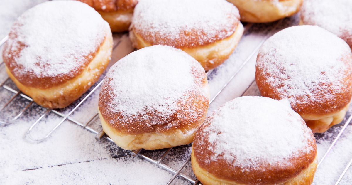 Szybkie pączki na tłusty czwartek. Nie uwierzysz, jakie są pyszne