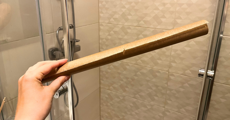 Zamiast w kuchni, trzymam papier do pieczenia w łazience. Gdy poznasz powód, też tak zrobisz
