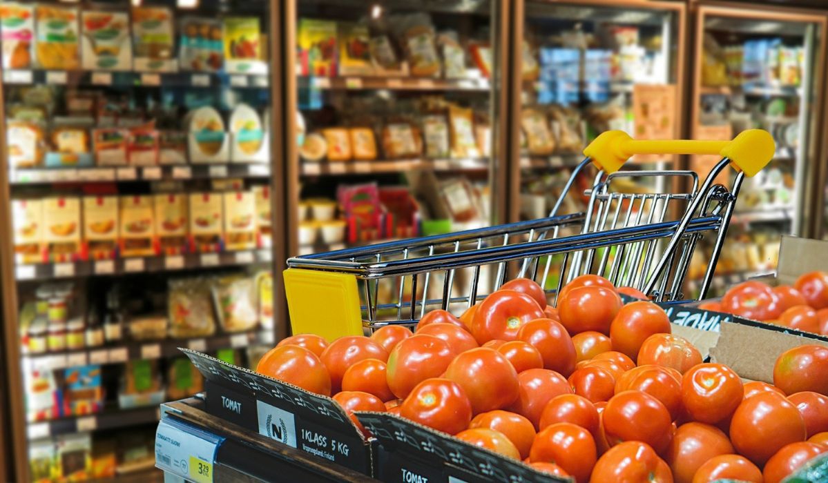 Gdzie zakupy spożywcze kosztują najmniej? Sprawdziliśmy ceny w popularnych marketach