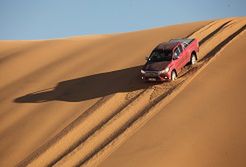 Toyota Hilux na najstarszej pustyni świata