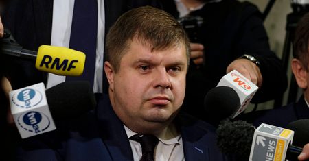 Wojciech Kałuża, prosty chłop z wyczyszczonym kontem. PiS go przytula, byli koledzy nazywają zdrajcą