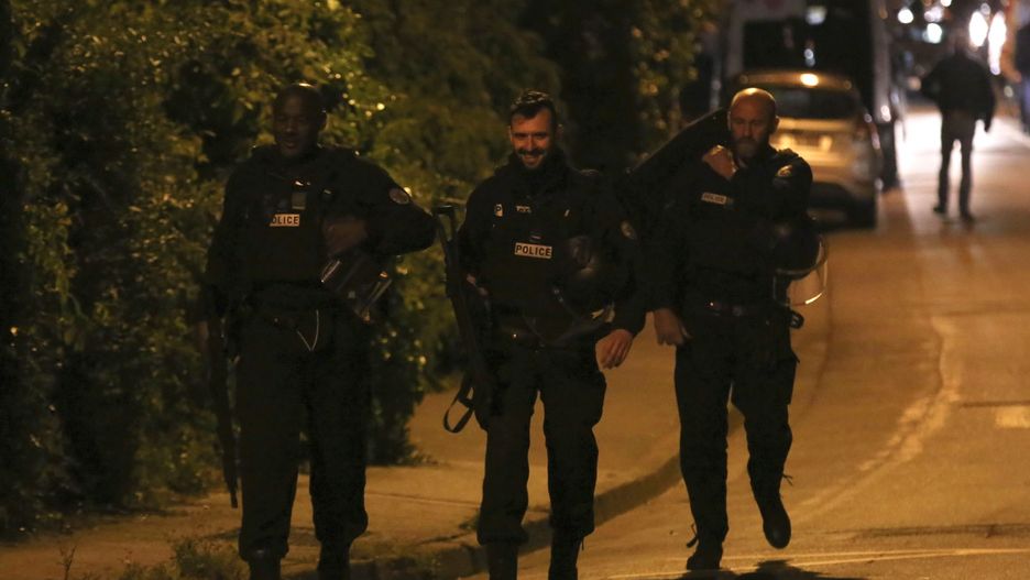 17-latek przez kilka godzin przetrzymywał 4 zakładniczki